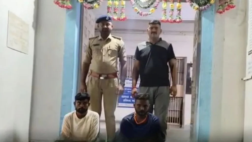 Bhavnagar News: લઠ્ઠાકાંડ બાદ સિહોર પોલીસનો સપાટો, 94 બોટલ ઈંગ્લિશ દારૂ ઝડપાયો